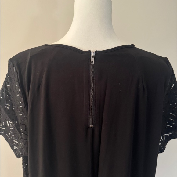 Black Short Sleeve Lace Tee - Picture 2 of 8